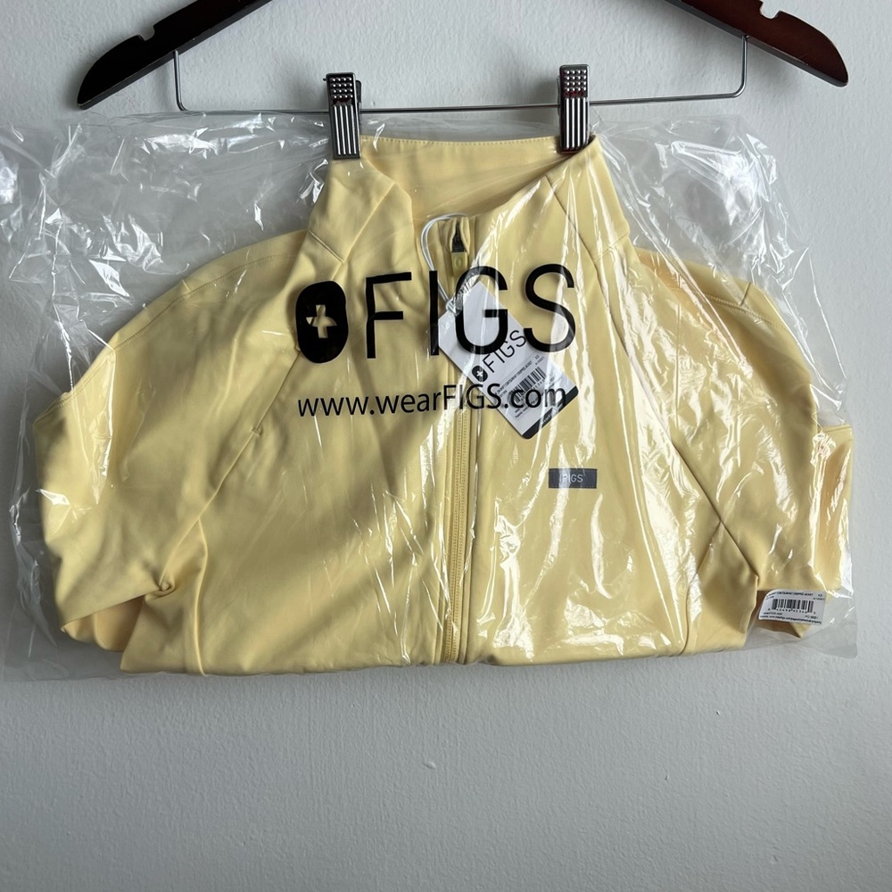 Butter Yellow Figs On-Shift ContourKnit Cropped Jacket